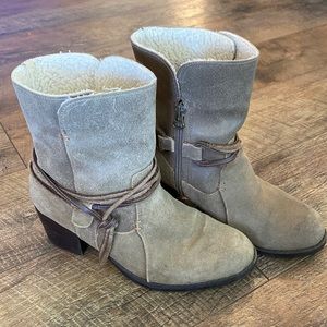 Eddie Bauer suede with sherpa lining tan boots